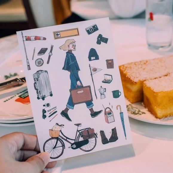 La Dolce Vita Postcard - City Girl